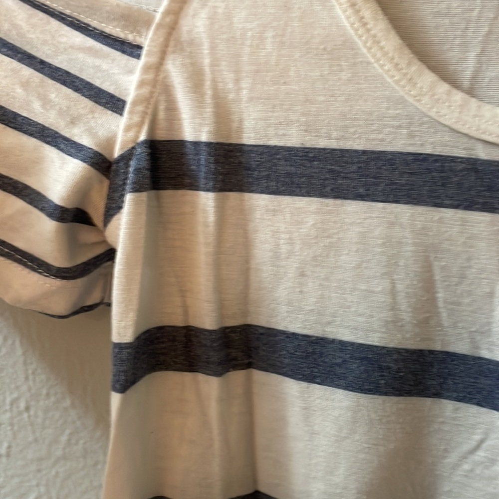 Cold Shoulder - Picture 3 of 3